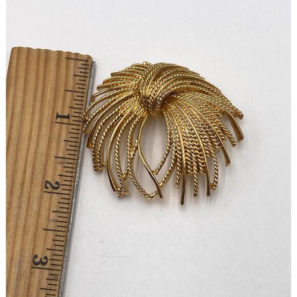 MONET Cordelia Spray Brooch Gold Tone Pin Vintage Estate - Picture 5 of 6